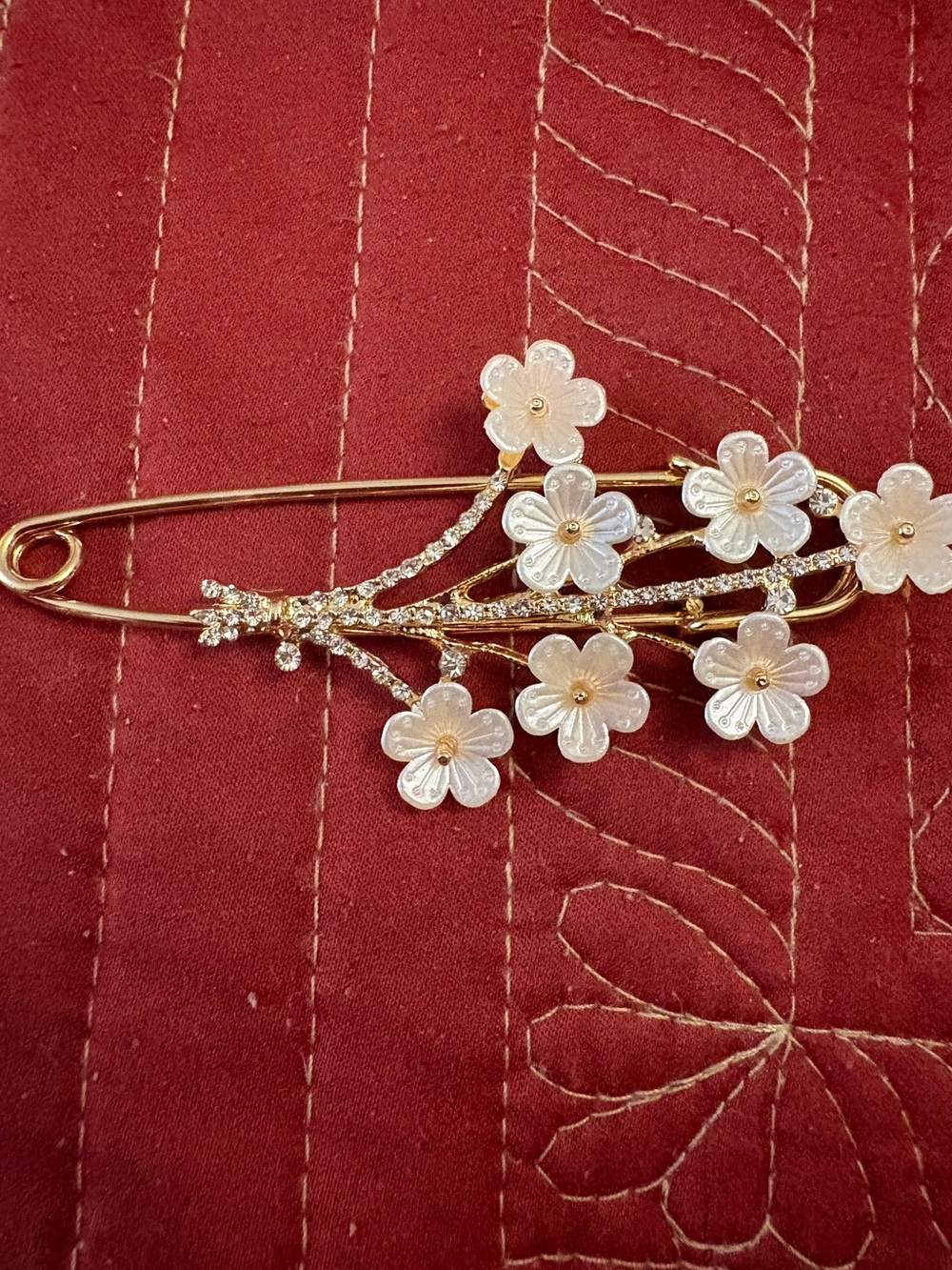 NWT Gold Floral Pearl-Accent Brooch - Elegant Women’s Jewelry.
